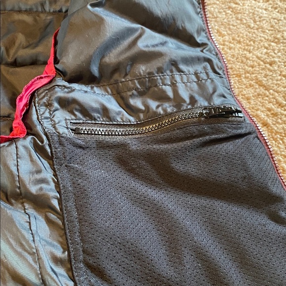 CIRQ Goose Down Feather 700 Fill Quilted Puffer Vest Red Medium - Picture 10 of 13